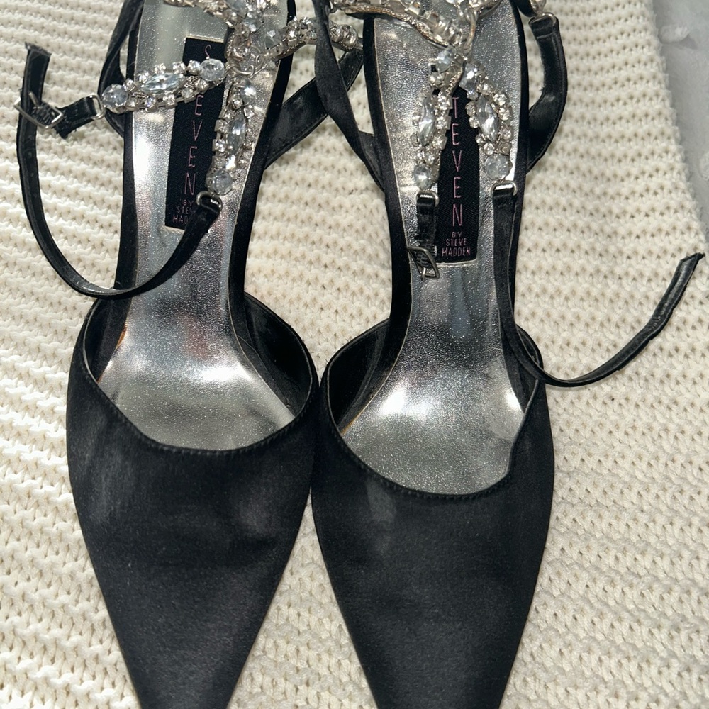 Chic Black Satin Heels with Silver Embellishments - Picture 2 of 5